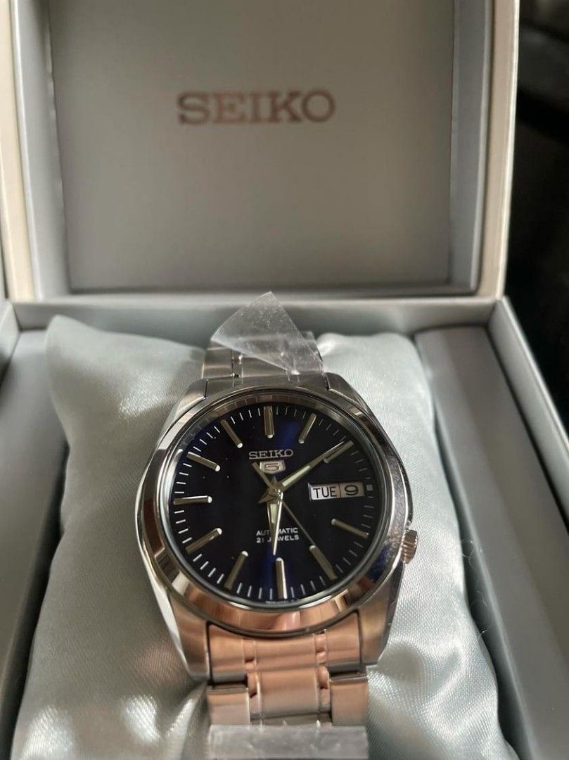 SEIKO 5 SNKL43K1 BLUE DIAL (Category: Luxury Watches) located in Manila. Submitted by melody.tulale001 (Listing ID 1325238899, Image 3). Description: Seiko 5 SNKL43K1 Blue Sunburst Dial Brand New Complete box, manual, guarantee card -Automatic Movement -37mm Diameter -21 Jewels -Hardlex Mineral Crystal -Blue Dial -30M Water Resistance Loc: Sampaloc Manila 09955595066.