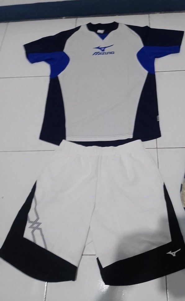 Setelan Jersey futsal badminton Mizuno size XL Olah Raga Perlengkapan Olahraga Lainnya di Carousell