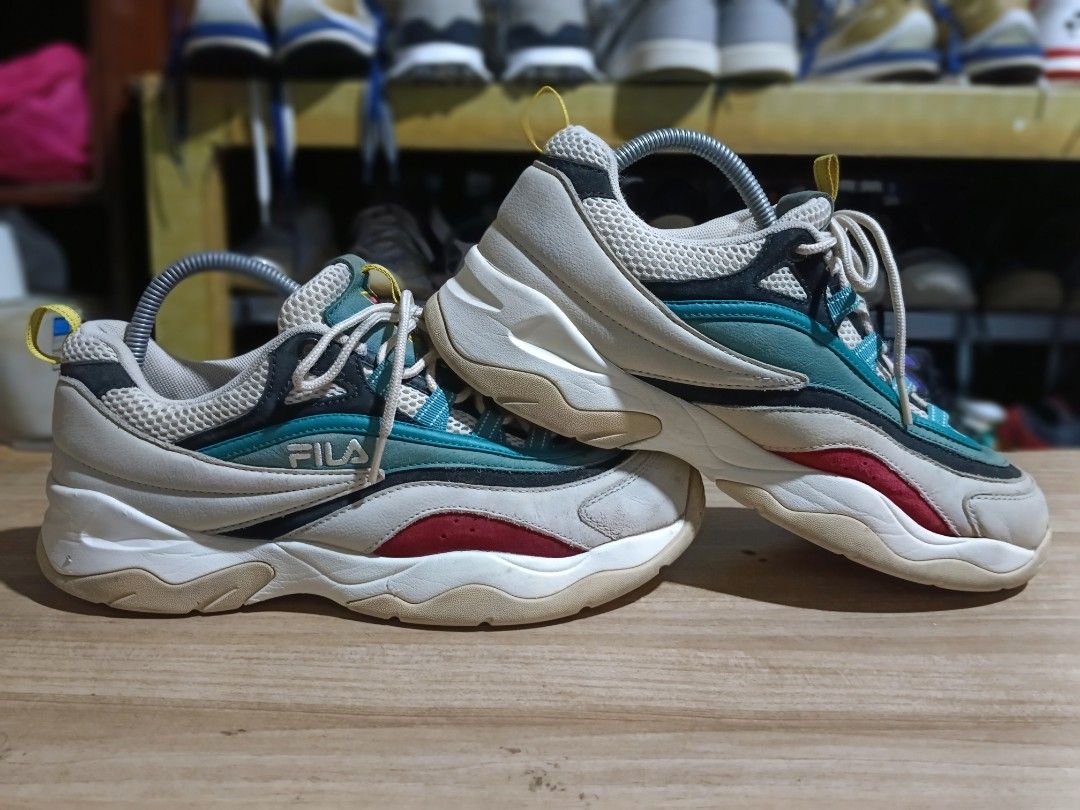 Sneakers FILA FUSION Ray Size 42.5 Fesyen Pria Sepatu Sneakers di Carousell