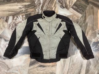 (Category: ) located in . Submitted by sellclothesandbag (Listing ID 1325225582, Image 1). Description: .