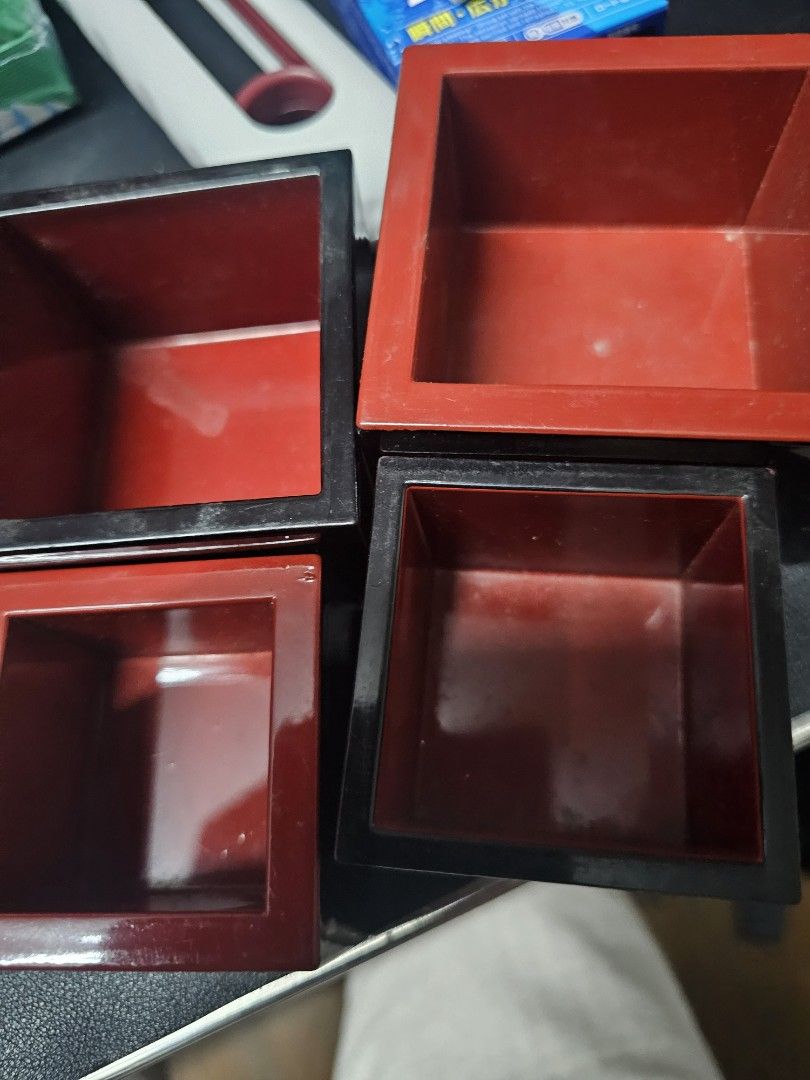 Square tea cups (Category: Coffee & Tea Tableware) located in Valenzuela. Submitted by scarletangel35 (Listing ID 1325108353, Image 2). Description: square tea cups take all 4 like new unused but a bit dusty material is plastic.