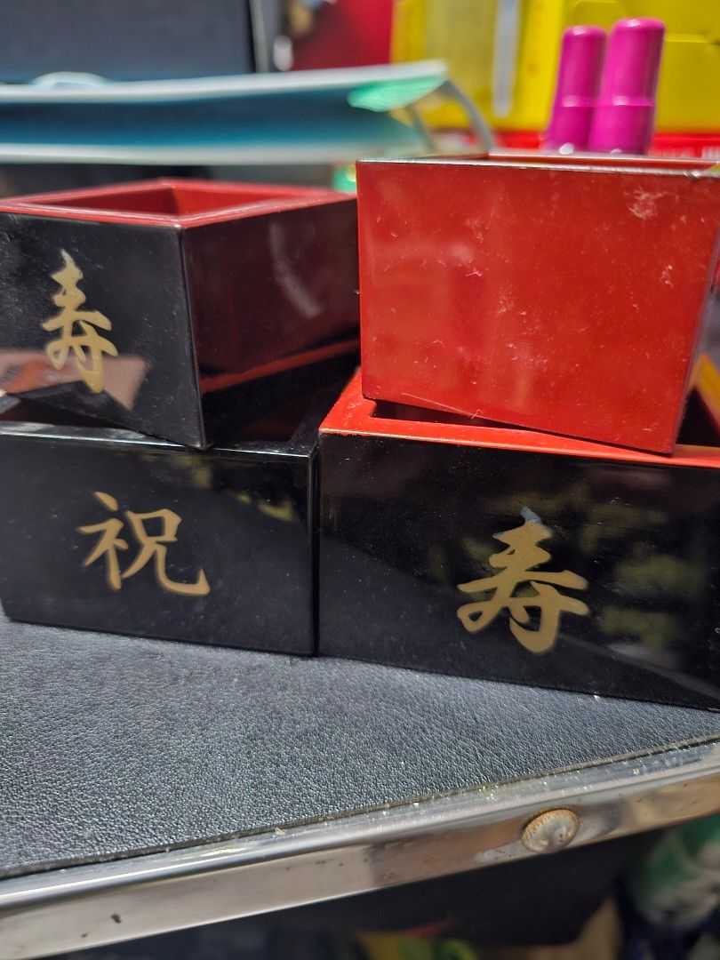 Square tea cups (Category: Coffee & Tea Tableware) located in Valenzuela. Submitted by scarletangel35 (Listing ID 1325108353, Image 1). Description: square tea cups take all 4 like new unused but a bit dusty material is plastic.