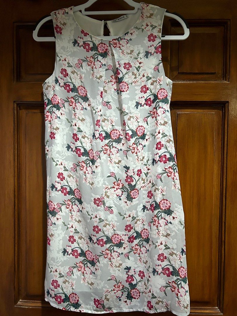 Terranova Floral Dress (Category: Dresses) located in Cebu City. Submitted by huff.puff (Listing ID 1325126264, Image 1). Description: Best fits small-medium frames With belt loop on each side Feel free to DM for more info 🤍.