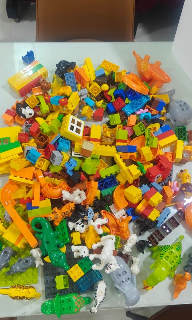 Used duplo pieces