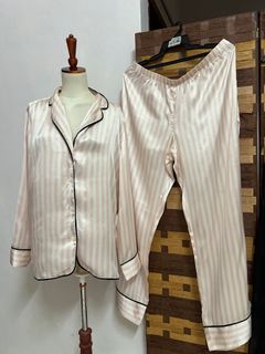 (Category: ) located in . Submitted by babes.garment (Listing ID 1325281462, Image 1). Description: .