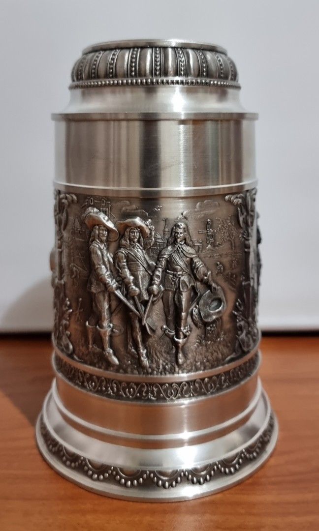 Vintage Pewter Beer Stein Mug (Category: Other Kitchenware & Tableware) located in Binangonan. Submitted by c_r_i_s (Listing ID 1325186670, Image 3). Description: Vintage Pewter Beer Stein Mug 97 % Sn Dimensions: With very light signs of use In excellent condition.