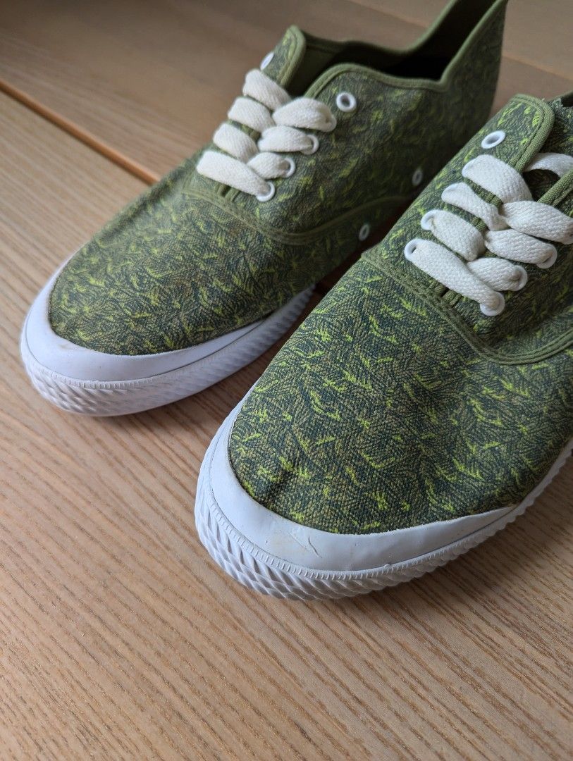 Volley canvas shoes 2025