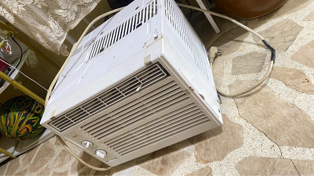 Window type ac / automatic washing machine (Category: Other Kitchen Appliances) located in Manila. Submitted by tanlucas4831358 (Listing ID 1325252904, Image 1). Description: Used but not abuse Rfs Ng palit na ng gamit Pede nmn check pick up po.