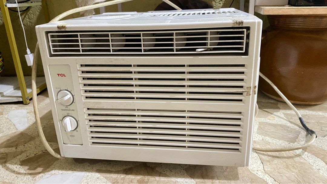 Window type ac / automatic washing machine (Category: Other Kitchen Appliances) located in Manila. Submitted by tanlucas4831358 (Listing ID 1325252904, Image 2). Description: Used but not abuse Rfs Ng palit na ng gamit Pede nmn check pick up po.