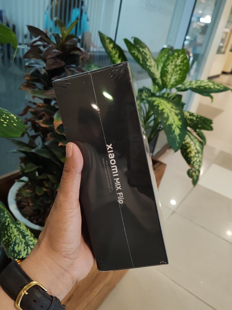 Xiaomi Mix Flip 512 (Category: Xiaomi) located in Quezon City. Submitted by ronalynac40976 (Listing ID 1325196840, Image 2). Description: Xiaomi Mix Flip 12/512 Brandnew /Sealed /Global Version warranty 1 year pick up store in Greenhills shopping center We ship nationwide via lbc +SF We accept swap/trade in We accept creditcard by installment+% We accept ggives & spaylater+% dm or call for fast transaction 09425544556/09279500069 located @ Aquari