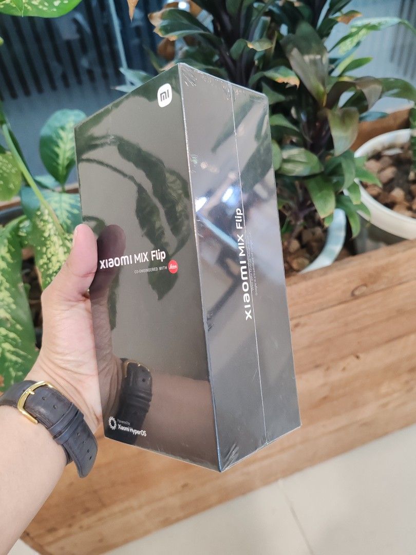 Xiaomi Mix Flip 512 (Category: Xiaomi) located in Quezon City. Submitted by ronalynac40976 (Listing ID 1325196840, Image 3). Description: Xiaomi Mix Flip 12/512 Brandnew /Sealed /Global Version warranty 1 year pick up store in Greenhills shopping center We ship nationwide via lbc +SF We accept swap/trade in We accept creditcard by installment+% We accept ggives & spaylater+% dm or call for fast transaction 09425544556/09279500069 located @ Aquari
