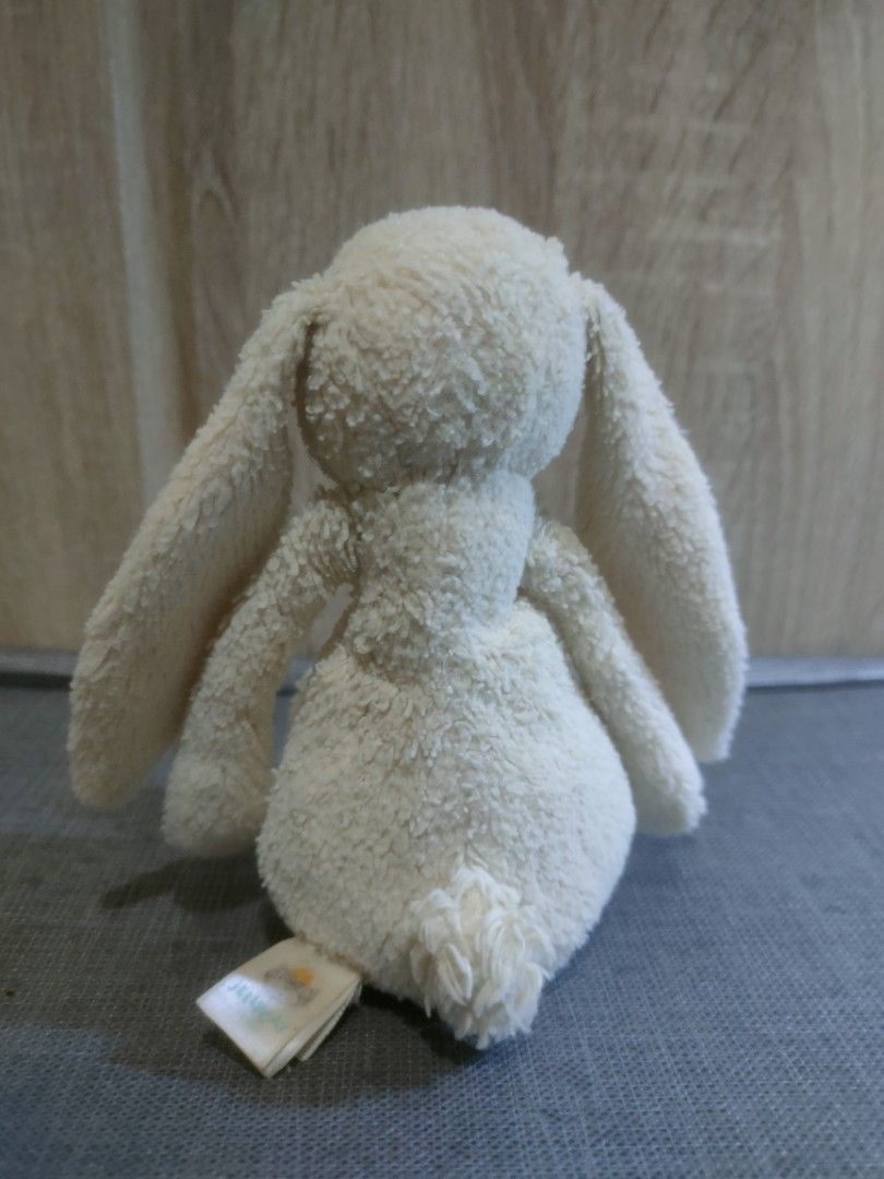 🌟🌷 BASHFUL BUNNY Blossom mini . Jellycat (Category: Plushies & Soft Toys) located in Tarlac. Submitted by star_child_stuff (Listing ID 1325422917, Image 3). Description: Height: 6 inches Issue: faded tag , slight stain on the nose ‼️ PLEASE READ‼️ ✨PRE LOVED ITEMS ✨BUY AT YOUR OWN RISK since our items are pre loved. As much as possible I'll provide detailed photos to satisfy you ✨Once we booked the item(s) STRICTLY NO REFUND POLICY ✨Prices are 
