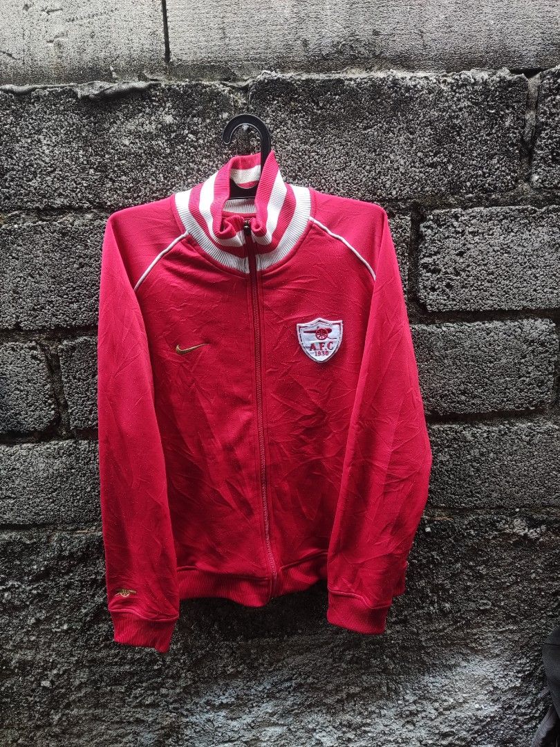 Arsenal tracktop vintage retro, Fesyen Pria, Pakaian Baju Luaran
