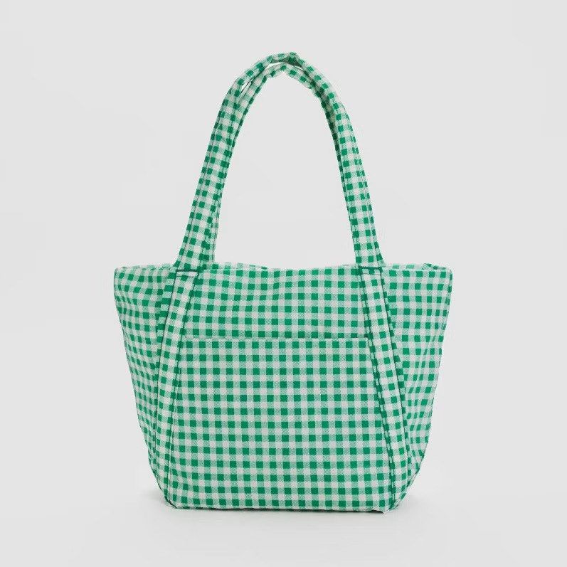 Baggu cloud bag (Category: Shoulder Bags) located in Manila. Submitted by shopelisse (Listing ID 1325442162, Image 1). Description: .