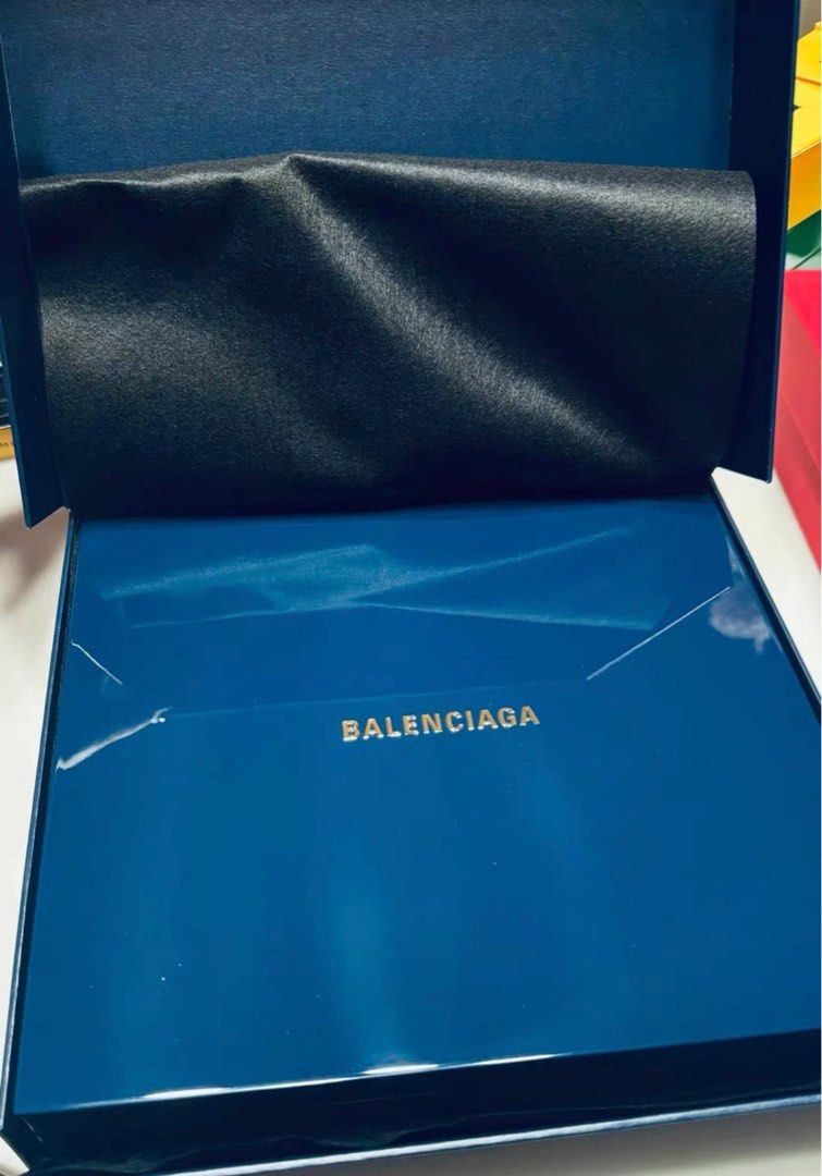 BALENCIAGA VIP MID AUTUMN GIFT GAMES, Hobbies & Toys, Toys