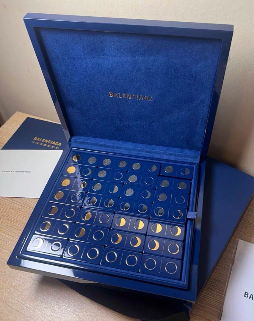 Balenciaga ノベルティ　VIP ギフト　ゲーム BALENCIAGA VIP MID AUTUMN GIFT GAMES, Hobbies & Toys, Toys