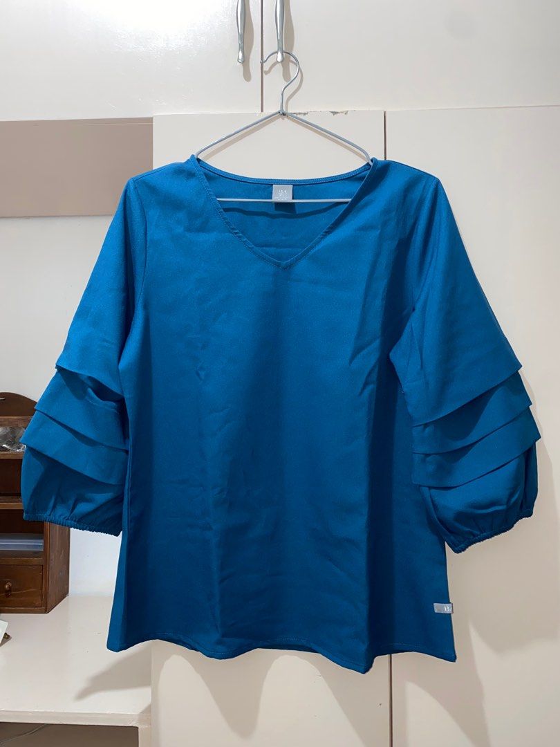 Bayo 3/4 Puff Sleeve Blouse (Category: Blouses) located in Cavite. Submitted by a_second.chance (Listing ID 1325392437, Image 1). Description: Item details: - worn only a few times - no discoloration or damage on fabric - RFS: not my style anymore All items are original unless stated. Prices are negotiable, just make an offer. Mode of payment: - BPI - BDO - Gcash Delivery options: - Lalamove - J&T Delivery *shipping fee shouldered by buyer.