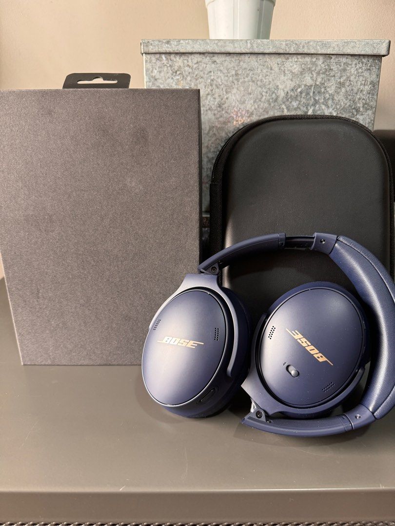 Bose QuietComfort 45 (Category: Headphones & Headsets) located in Pasay City. Submitted by esseltolosa (Listing ID 1325293103, Image 3). Description: Bose QuietComfort 45 Midnight Blue Color (Limited Edition) Used only once Complete with box, case, and cord .