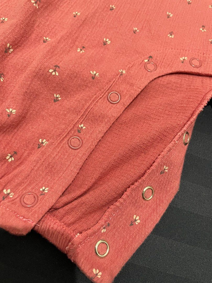 Carters jumpsuit (Category: Babies & Kids Fashion) located in Quezon City. Submitted by secondstreet08 (Listing ID 1325302388, Image 2). Description: .