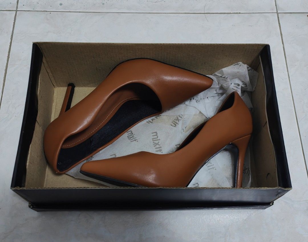 CHEAP Figliarina High Heels Luxury Sneakers Footwear on Carousell