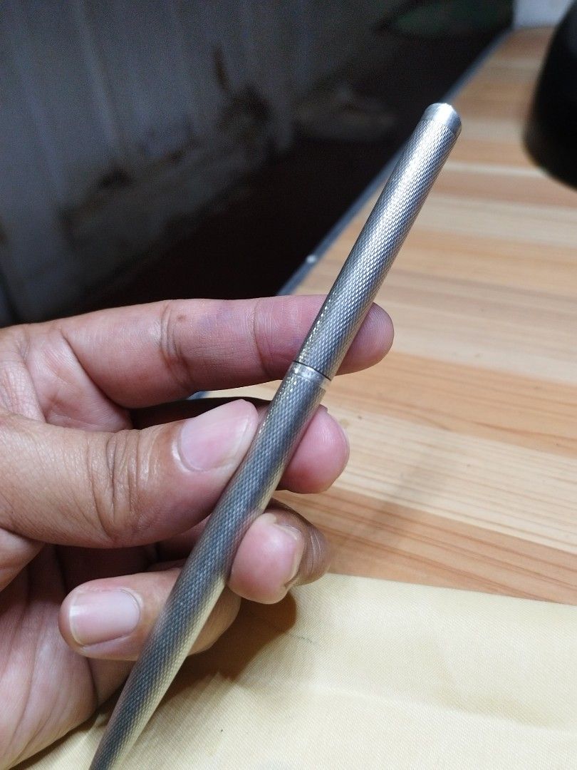 Dunhill gemline silver ballpoint pen (Category: Luxury Accessories) located in Daet. Submitted by fryzoneshop (Listing ID 1325394500, Image 2). Description: Vintage Alfred Dunhill silver gemline ball point pen MOP GCASH BDO BPI MAYA MOD JNT FLASH.