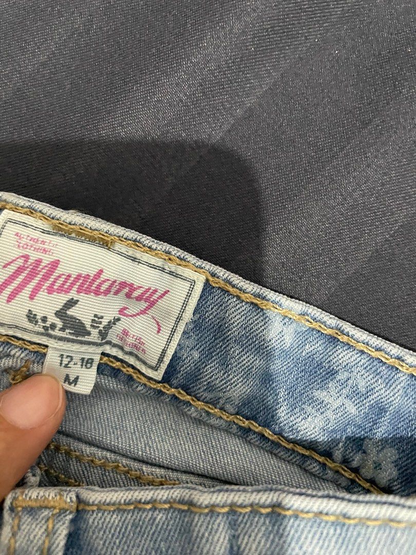 Floral stretchable soft denim pants (Category: Babies & Kids Fashion) located in Quezon City. Submitted by secondstreet08 (Listing ID 1325300942, Image 3). Description: .