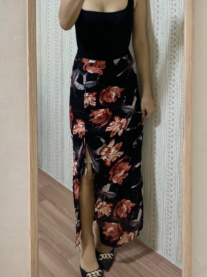 FOREVER 21 FLORAL LONG SKIRT Women s Fashion Bottoms Skirts on Carousell