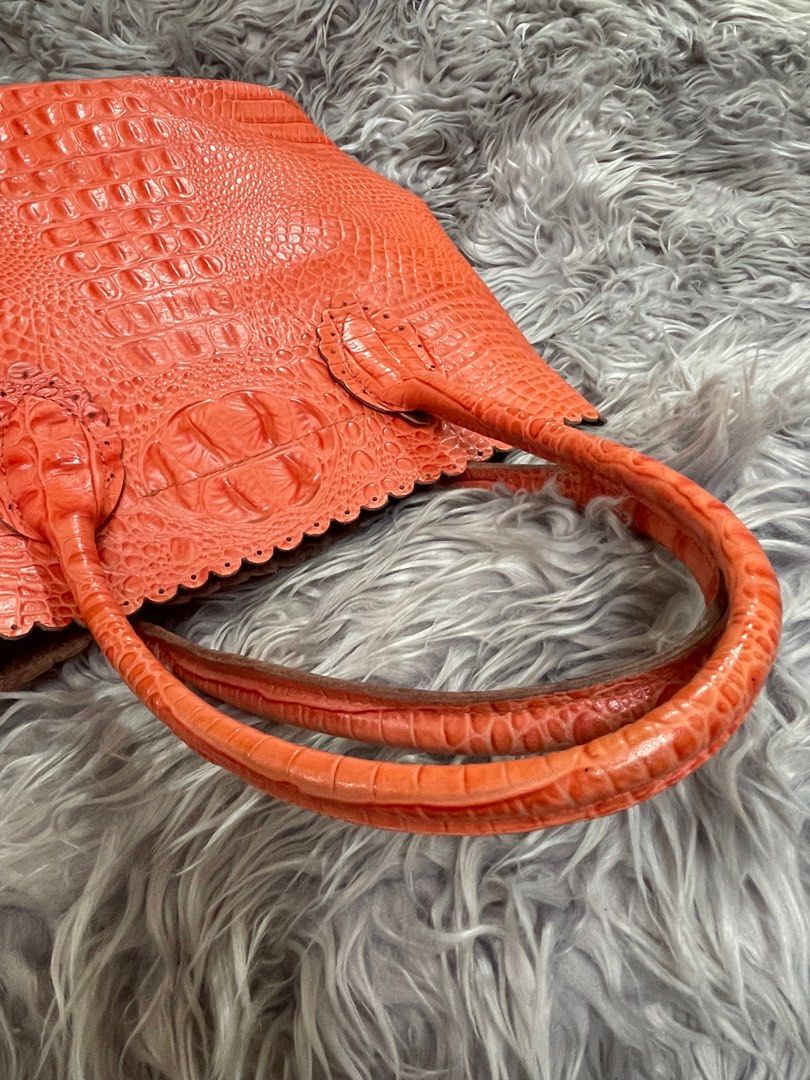 Furla Croc Embossed Tote Bag (Category: Luxury Bags & Wallets) located in Cavite. Submitted by kicaybrands (Listing ID 1325331389, Image 3). Description: Preloved Original.