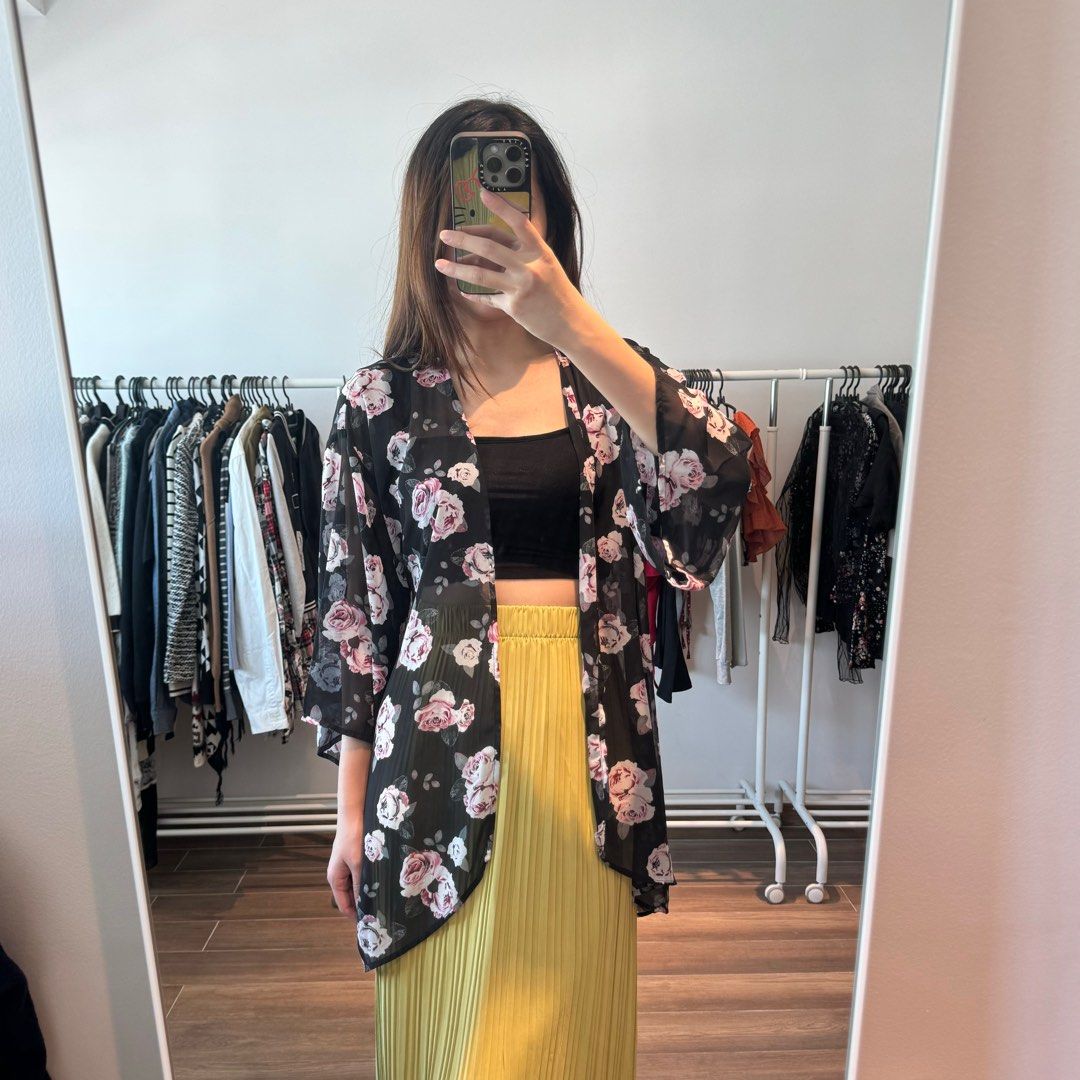 H M Floral Thin Material Beachwear Beach Cardigan Outerwear Kimono Women s Fashion Coats Jackets and Outerwear on Carousell
