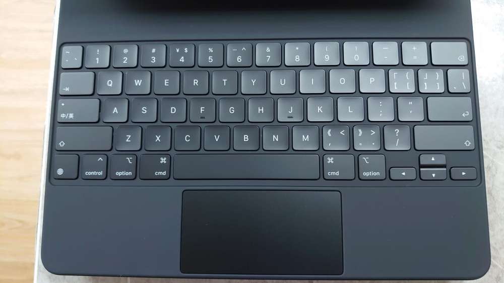 純正Magic Keyboard MXQU2J/A 12.9インチ 12.9インチiPad Pro（第4世代）用Magic Keyboard - 日本語（JIS