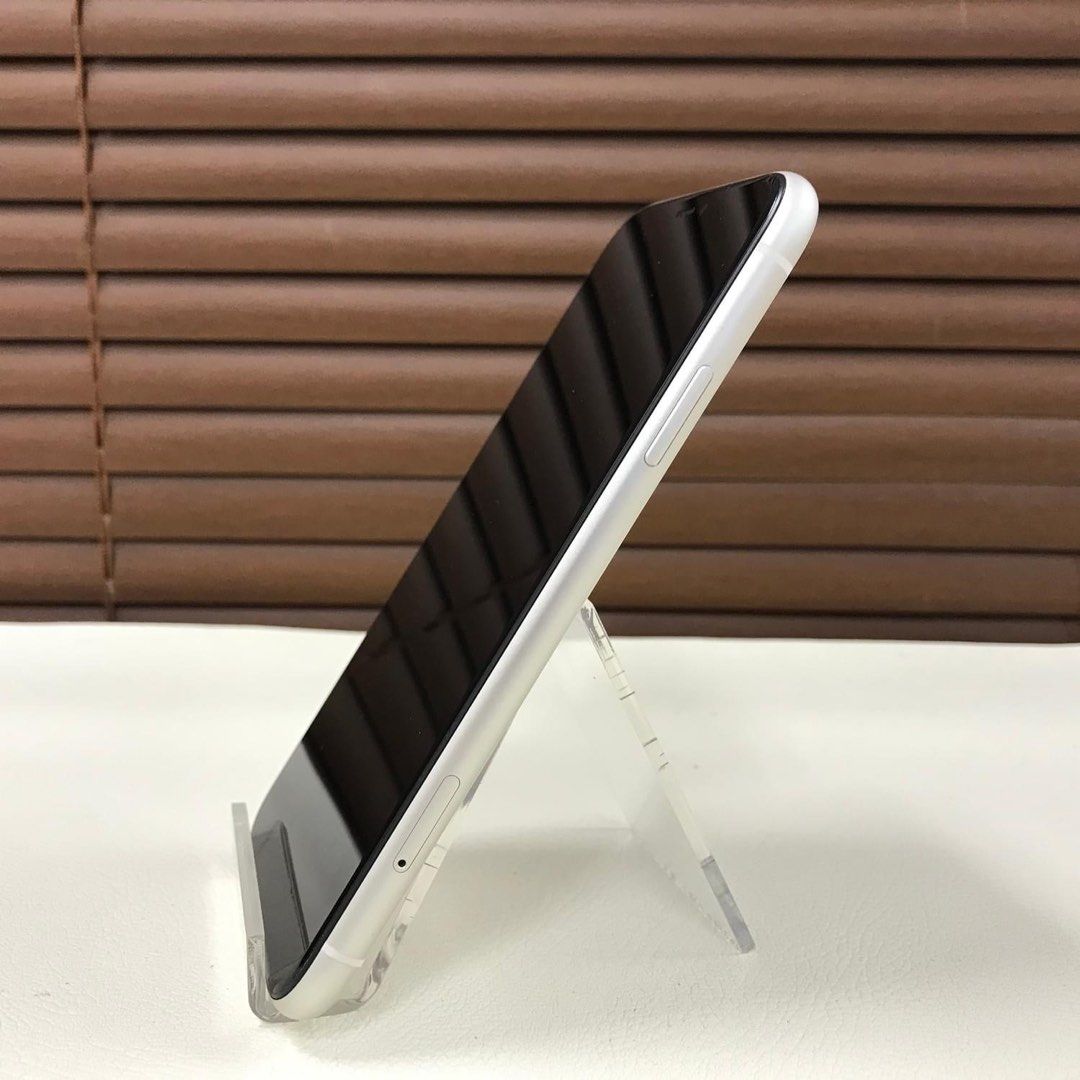 iPhone 11 256gb (Category: iPhone 11 Series) located in Manila. Submitted by TekiCashGadgetsph (Listing ID 1325444434, Image 3). Description: (FU) Open-line, any sim working (worldwide) - Guaranteed original iPhone not fake/copy accessories with box Secondhand Good as new not abused! Presentable •Original Lcd • no issue hidden issues • clean apple id / iCloud id • Good batthealth • Good cam front/back • Good Performance • Working face id • Good u