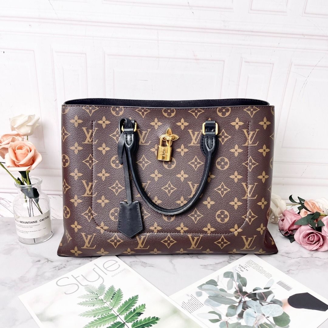 Louis Vuitton Flower Tote in Monogram