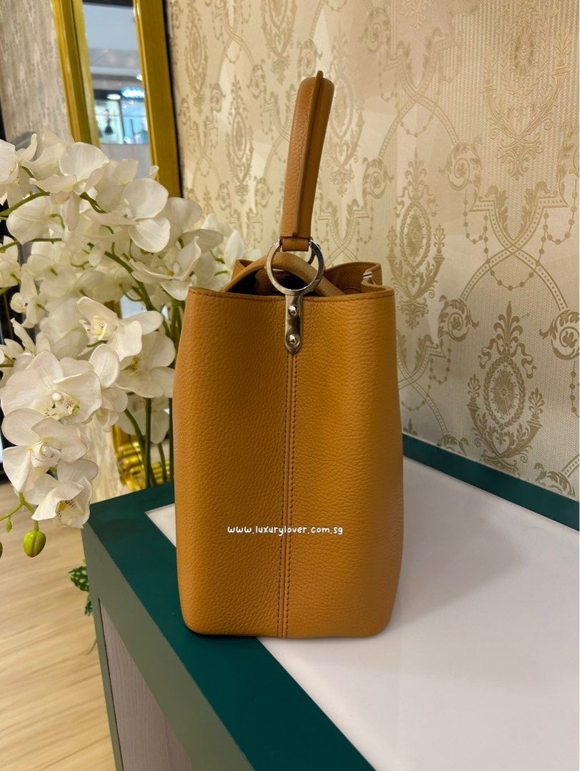 Louis vuitton taurillon capucines mm outlet