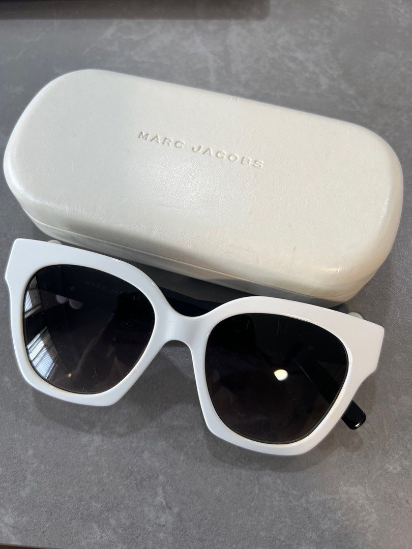 Marc jacobs daisy sunglasses best sale