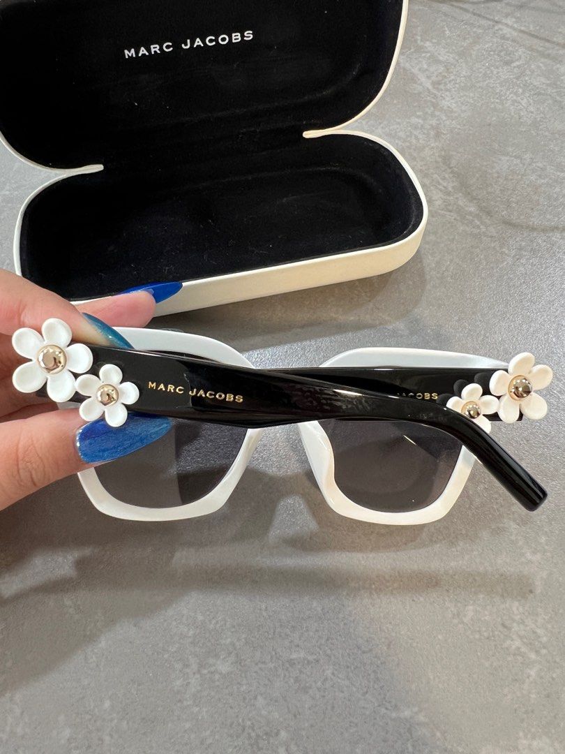 Marc Jacobs Floral Daisy Sunglasses Men s Fashion Watches Accessories Sunglasses Eyewear on Carousell