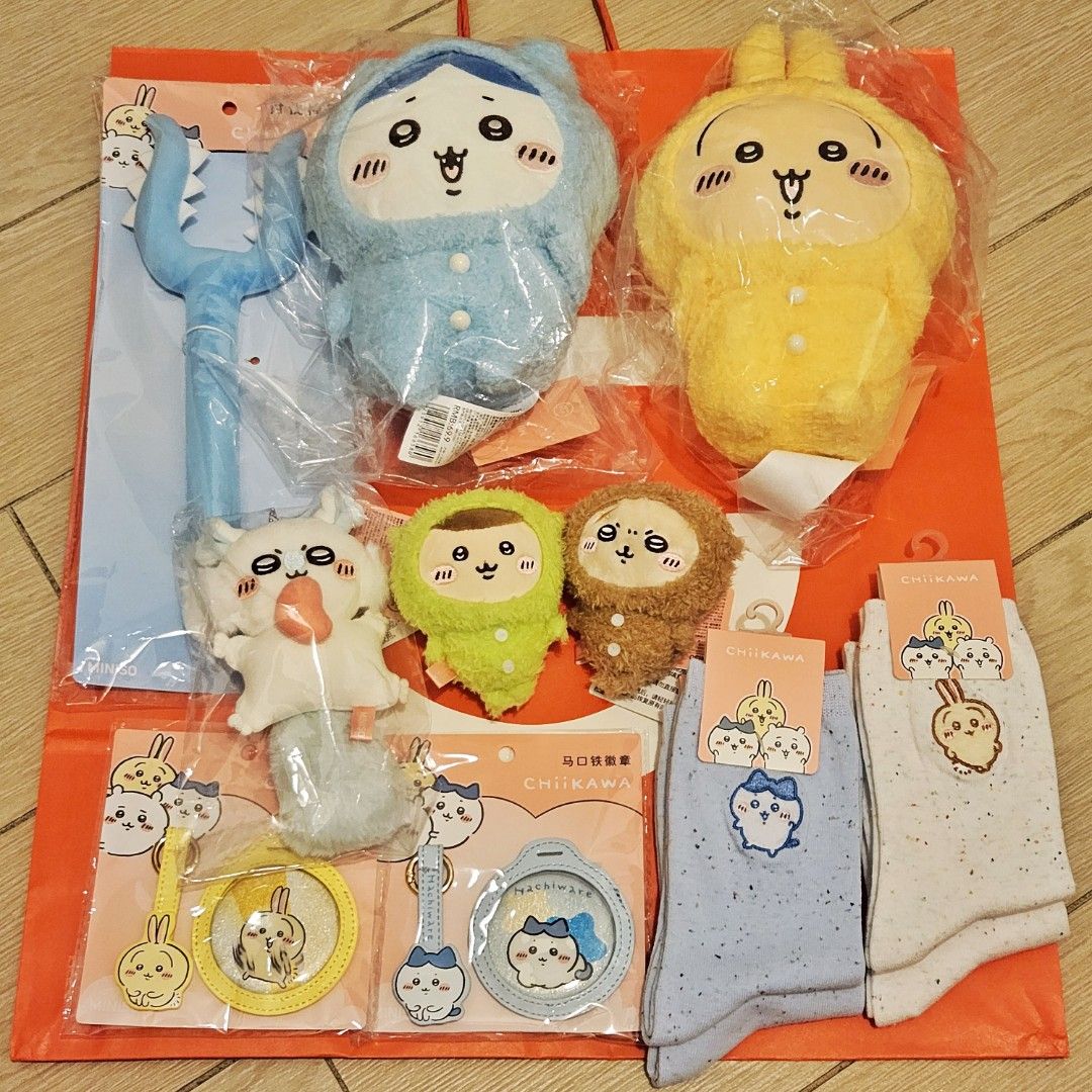 (飛鼠小八公仔已售)格仔舖)最新Miniso x chiikawa 兔哥 小八 公仔吊飾 襟章pin 襪 sock 飛鼠 睡衣派對坐姿公仔 ...