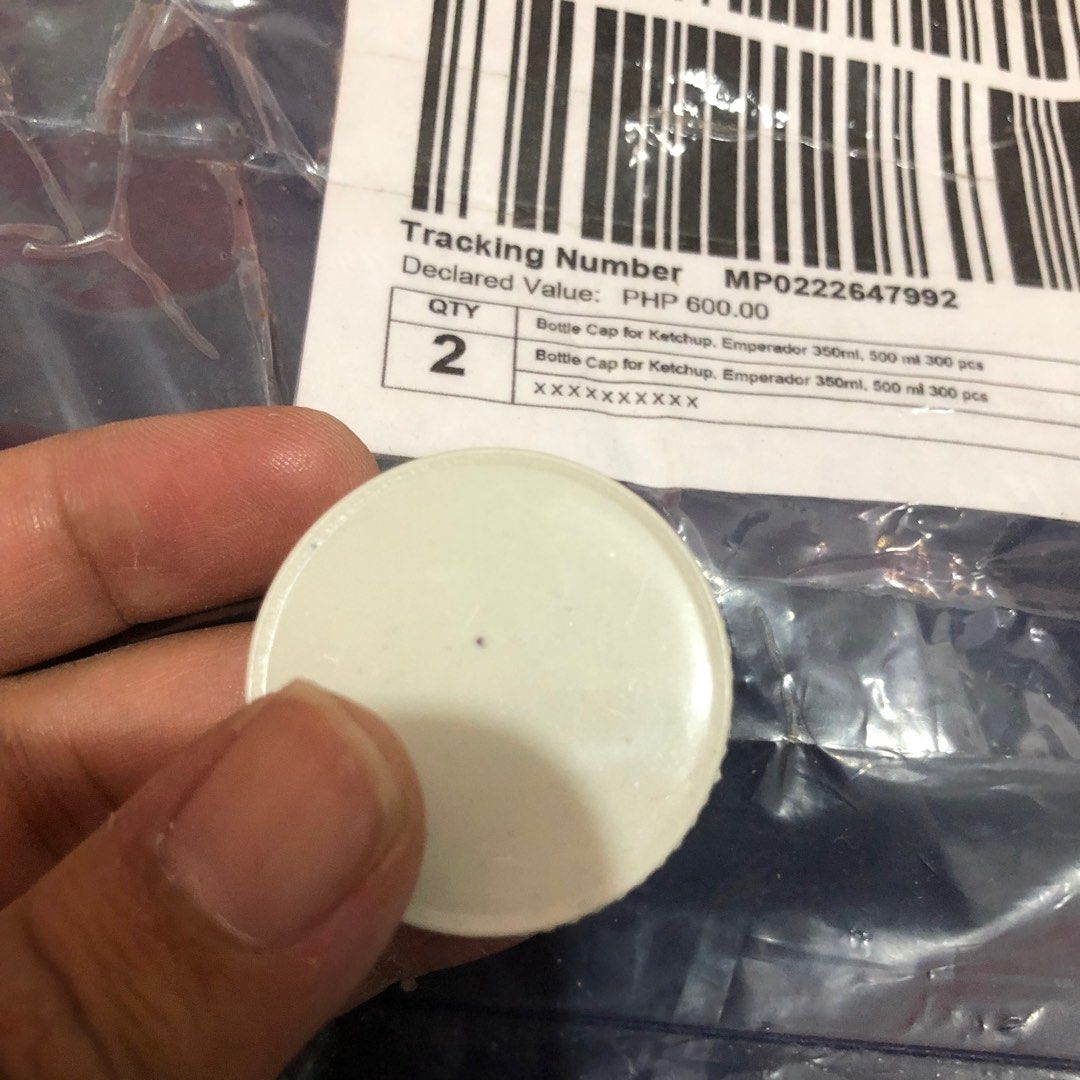 Plastic Glass Bottle cover take all (Category: Water Bottles & Tumblers) located in Manila. Submitted by hellot_preloved (Listing ID 1325340889, Image 3). Description: Take all na yan uncounted nakita nyo naman pa ung unopen na package. Subrang dami ngan. Perfect sa nagbebenta ng mga condiments As is na po RFS nagstop na magbusiness decluttering.
