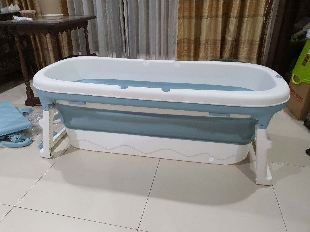Portable Bath Tub (Category: Bathtub & Bath Accessories) located in Quezon City. Submitted by jas.dc (Listing ID 1325304209, Image 1). Description: .