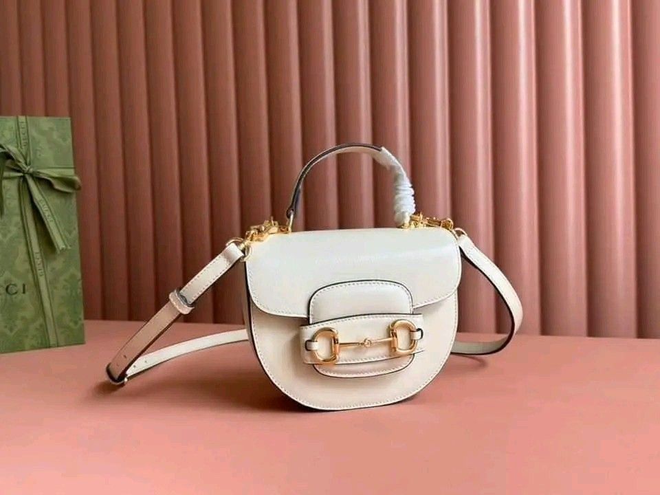 Gucci clutch white top