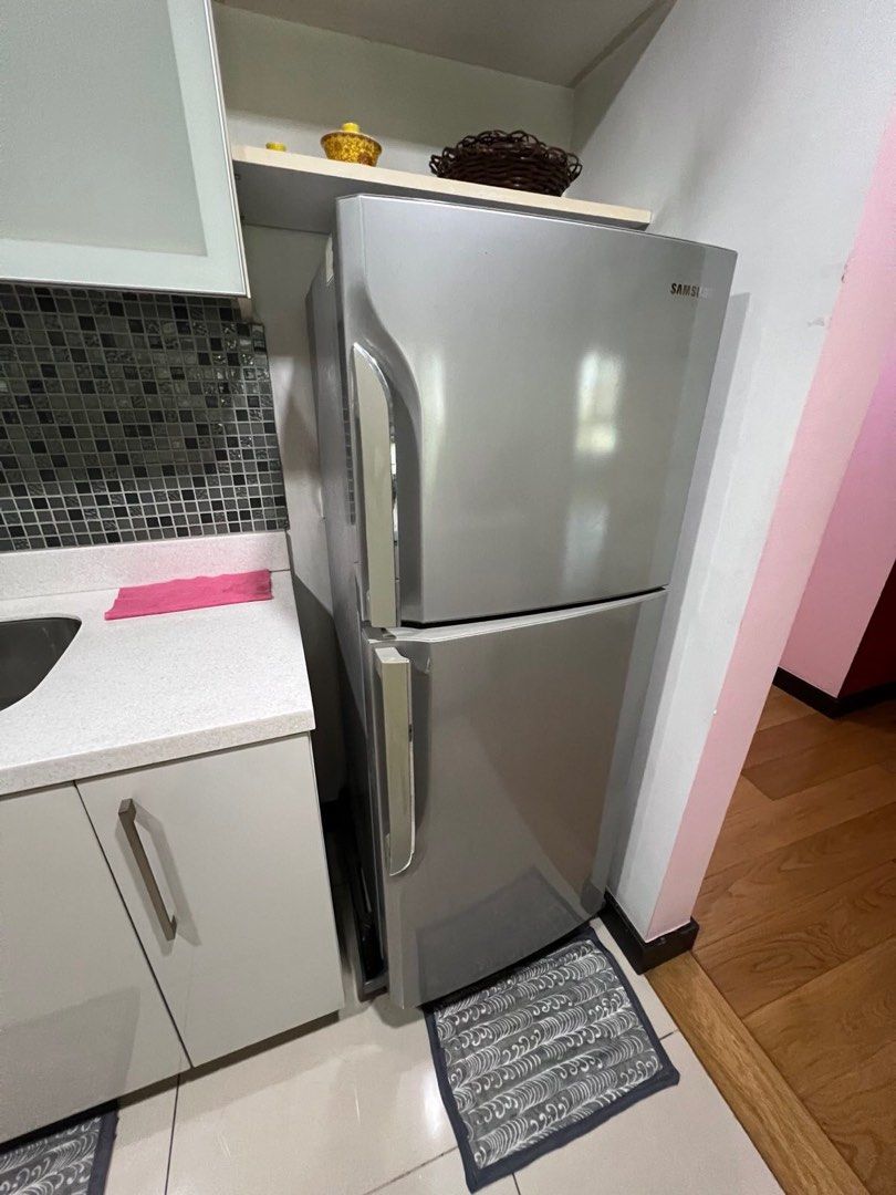 Samsung Refrigerator (Category: Refrigerators and Freezers) located in Caloocan City. Submitted by theartofthrift (Listing ID 1325342628, Image 1). Description: Brand: Samsung 10 cubic feet non inverter issue: working condition but water leakage inside the ref. Negotiable Location: Manila tower the residence, Greenbelt, Makati Dm if interested .