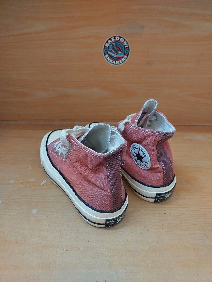 Sepatu anak second original Converse 70s size 35 Fesyen Pria Sepatu Sneakers di Carousell