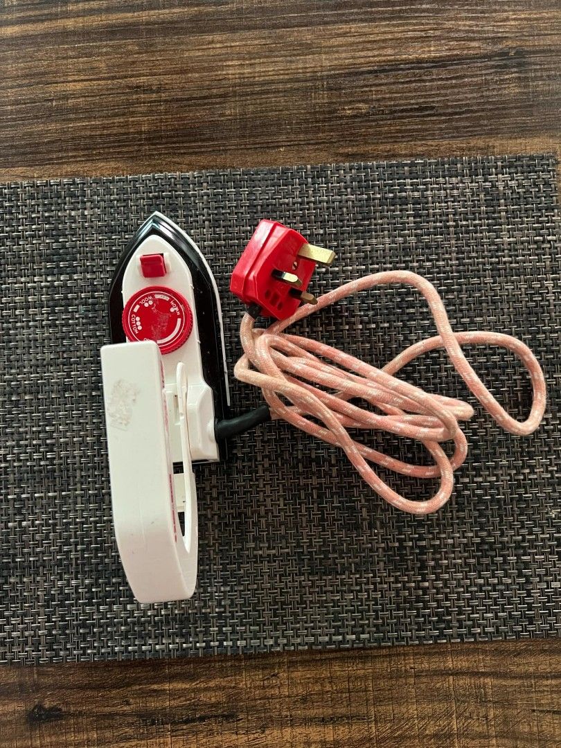 Travel Iron from Japan (Category: Home Improvement Tools & Accessories) located in Manila. Submitted by christ38121 (Listing ID 1325412934, Image 2). Description: Not being used anymore...
