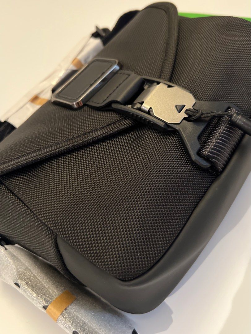 Tumi ALPHA BRAVO COMPASS CROSSBODY BLACK (Category: Luxury Bags & Wallets) located in Paranaque City. Submitted by verly_espera (Listing ID 1325365945, Image 3). Description: ON HAND MANILA 🇵🇭 Tumi ALPHA BRAVO COMPASS CROSSBODY BLACK 100% Original 100% Brand New Below SRP DM if interested .