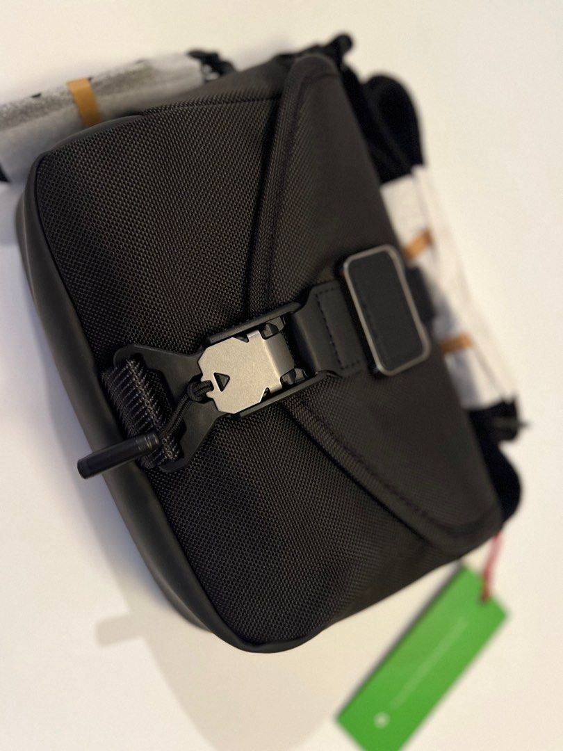 Tumi ALPHA BRAVO COMPASS CROSSBODY BLACK (Category: Luxury Bags & Wallets) located in Paranaque City. Submitted by verly_espera (Listing ID 1325365945, Image 2). Description: ON HAND MANILA 🇵🇭 Tumi ALPHA BRAVO COMPASS CROSSBODY BLACK 100% Original 100% Brand New Below SRP DM if interested .