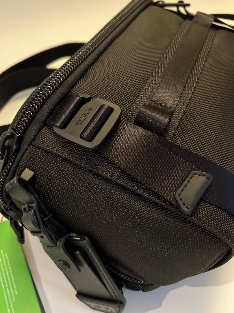 Tumi ALPHA BRAVO PLATOON SLING BAG (Category: Luxury Bags & Wallets) located in Paranaque City. Submitted by verly_espera (Listing ID 1325360987, Image 2). Description: ON HAND MANILA 🇵🇭 Tumi ALPHA BRAVO PLATOON SLING BAG 100% Original 100% Brand New Below SRP DM if interested .