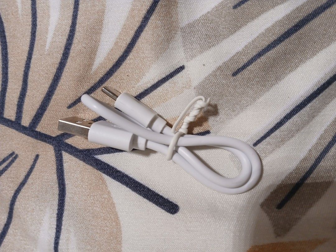 TypeA-TypeC Mini Cable (Category: Cables & Adaptors) located in Singapore. Submitted by zayx16 (Listing ID 1325416480, Image 1). Description: TypeA-TypeC.