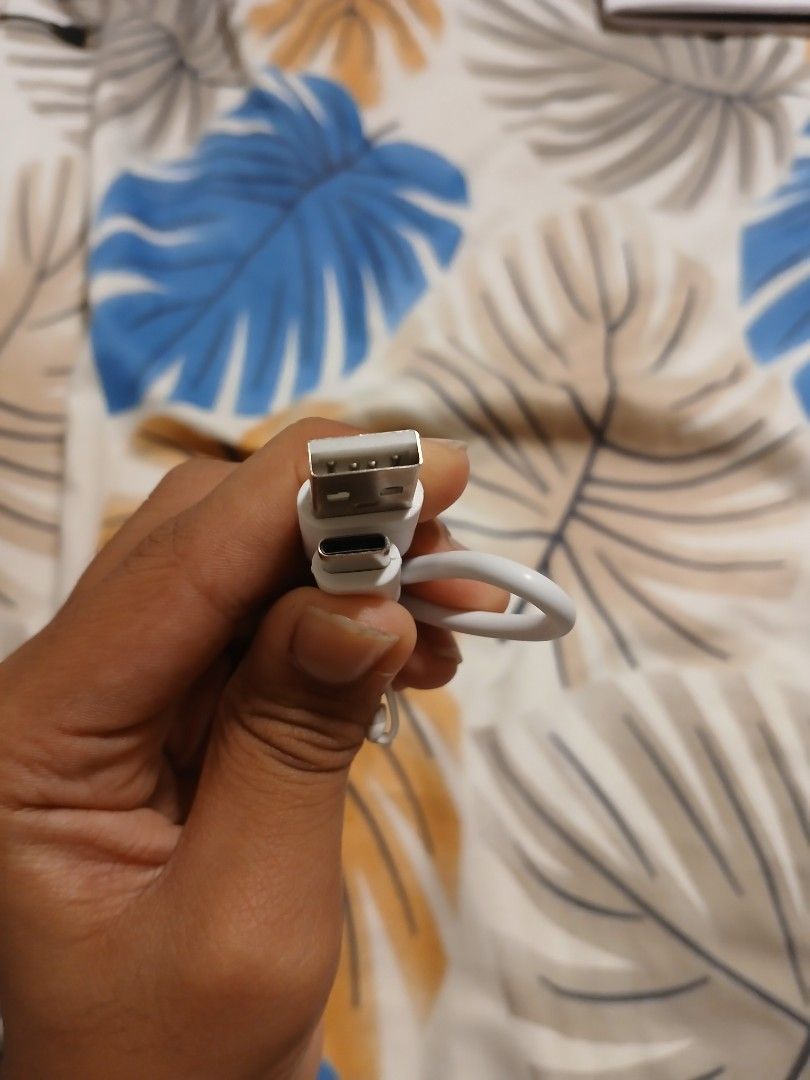 TypeA-TypeC Mini Cable (Category: Cables & Adaptors) located in Singapore. Submitted by zayx16 (Listing ID 1325416480, Image 2). Description: TypeA-TypeC.