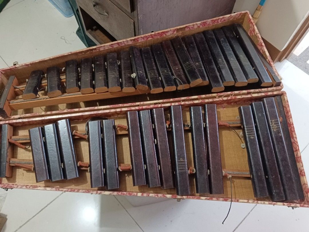 Xylophone wood yamaha (Category: Musical Instruments) located in Santa Rosa. Submitted by toys_r_here (Listing ID 1325428636, Image 2). Description: As is po natangal sa mga Tali with case Pa check nlng ng condition sa pics What you see is what you get Shipping fee sa buyer haggle pwede PM ME FOR MORE QUESTIONS First to pay gets the item ship pwed din Alabang town center.