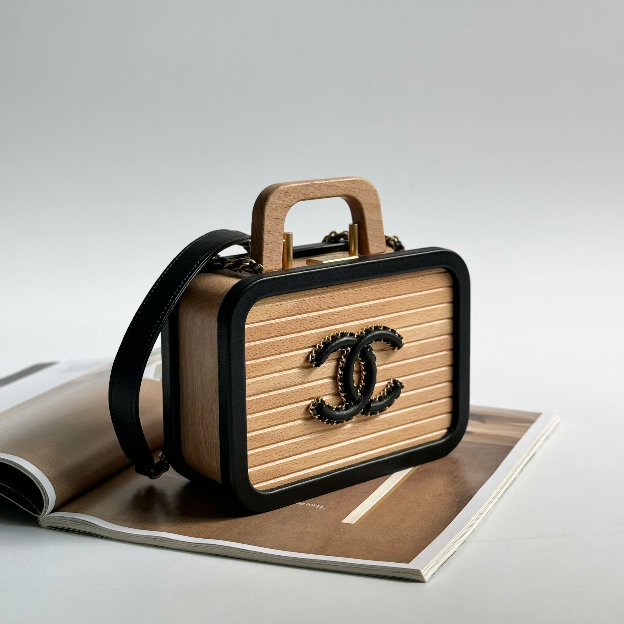 Chanel trunk bag deals