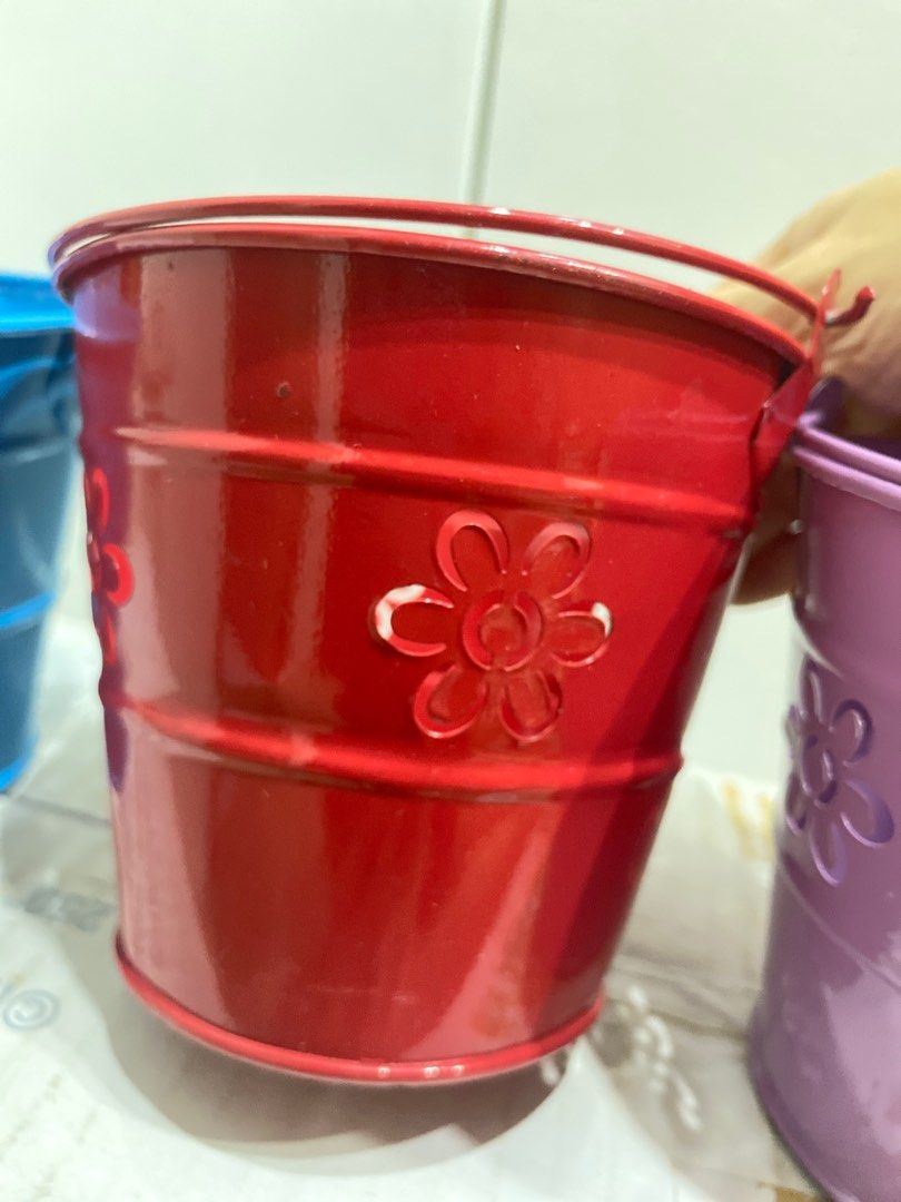 4pcs Set Metal Tin Basket (Category: Storage Boxes & Baskets) located in Quezon City. Submitted by hellodiva (Listing ID 1325579227, Image 1). Description: 4pcs Metal Tin Basket for 150.00 Like New Sold as Set Only colors available in picture Comes w/ popsicle sticks if you like too No Issues or rusting Condition: 10/10.